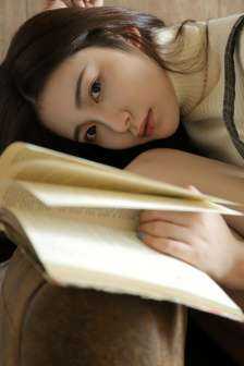 25岁的女字高中生动漫